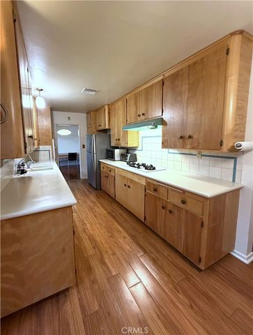 108 Barret, Riverside, CA 92507