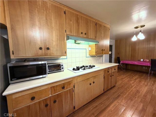 108 Barret, Riverside, CA 92507
