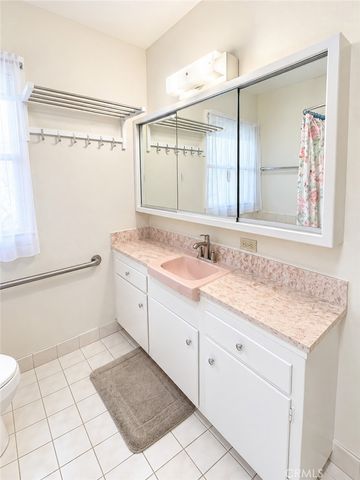 108 Barret, Riverside, CA 92507