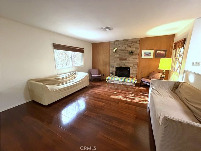 108 Barret, Riverside, CA 92507