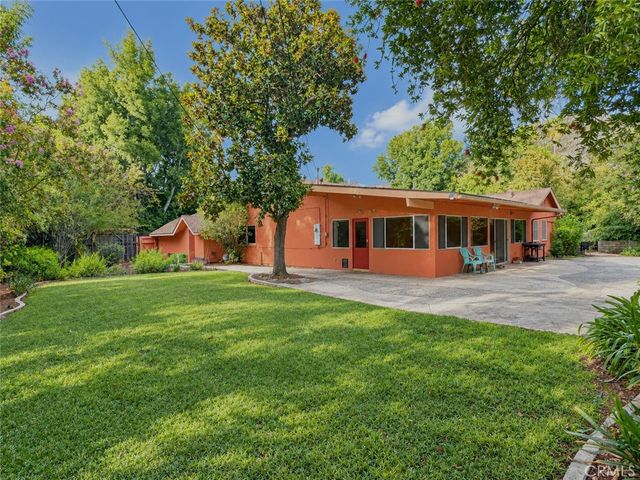 108 Barret, Riverside, CA 92507