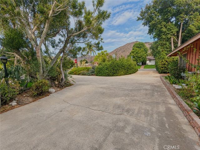 108 Barret, Riverside, CA 92507