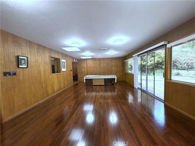 108 Barret, Riverside, CA 92507