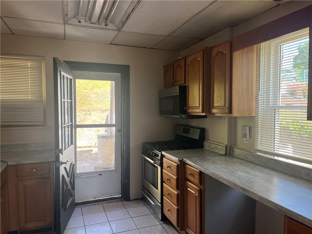 729 Ohio Ave, Glassport, PA 15045