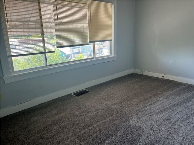 729 Ohio Ave, Glassport, PA 15045