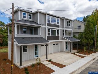 865 SW Grove St, Corvallis, OR 97333