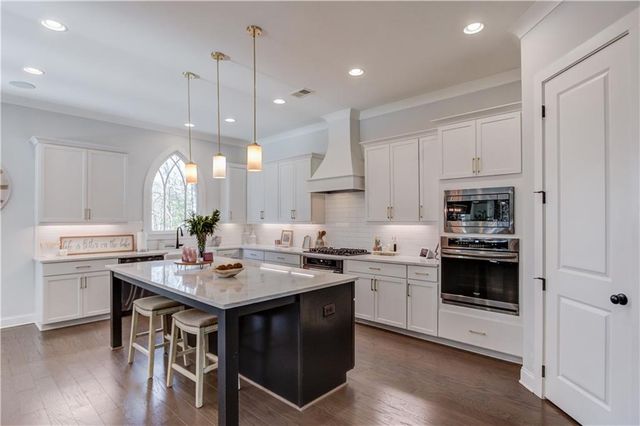 6444 Point Twenty Two, Gainesville, GA 30506