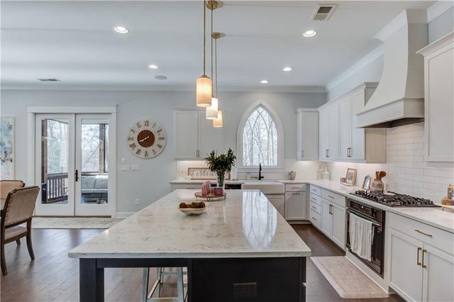 6444 Point Twenty Two, Gainesville, GA 30506