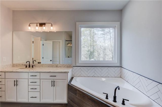 6444 Point Twenty Two, Gainesville, GA 30506