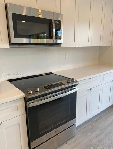 3721 SW 88th Pl B, Miami, FL 33165