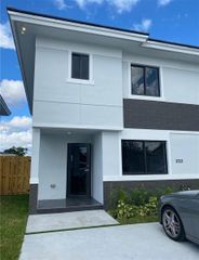 3721 SW 88th Pl B, Miami, FL 33165