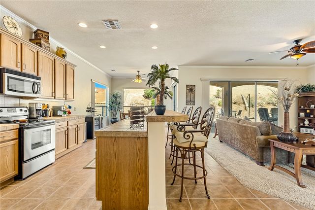 910 Talon Pointe Drive, Bullhead City, AZ 86429