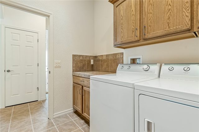 910 Talon Pointe Drive, Bullhead City, AZ 86429