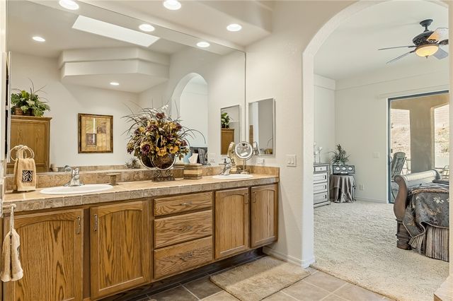 910 Talon Pointe Drive, Bullhead City, AZ 86429