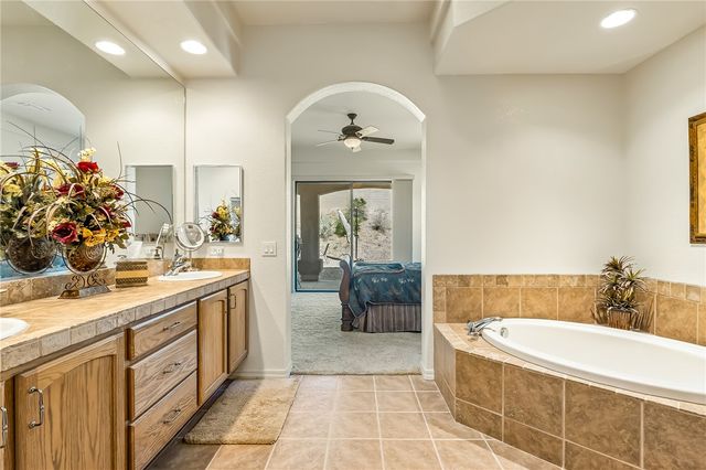 910 Talon Pointe Drive, Bullhead City, AZ 86429