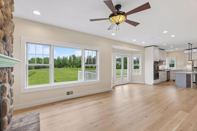826 165th Avenue, New Richmond, WI 54017