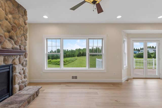 826 165th Avenue, New Richmond, WI 54017