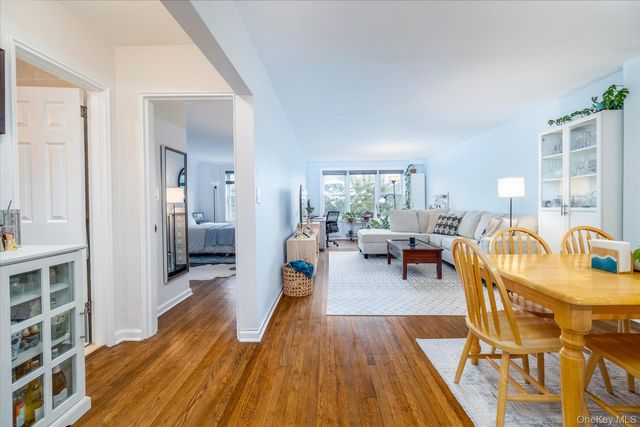 1 E Broadway 3C, Long Beach, NY 11561