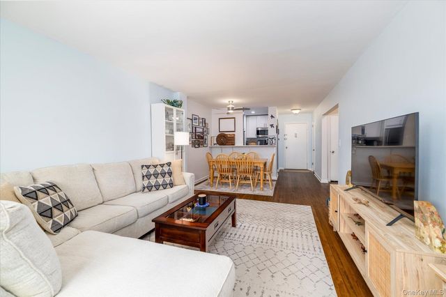 1 E Broadway 3C, Long Beach, NY 11561