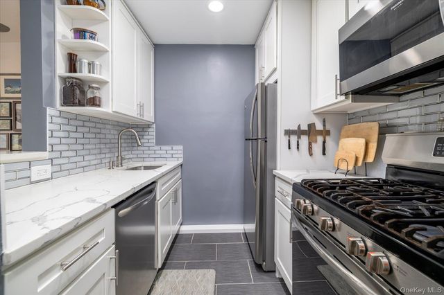1 E Broadway 3C, Long Beach, NY 11561