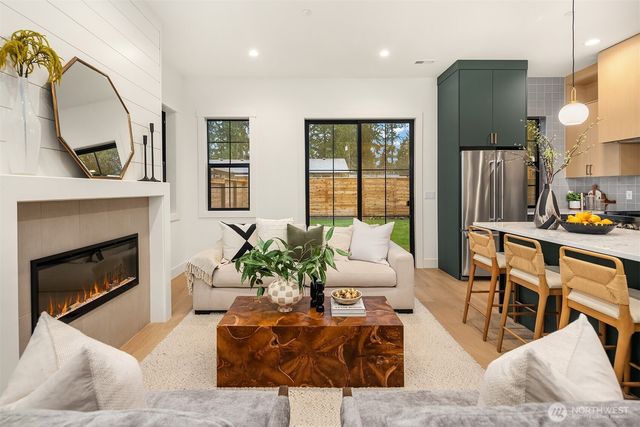 891 166th Avenue NE, Bellevue, WA 98008