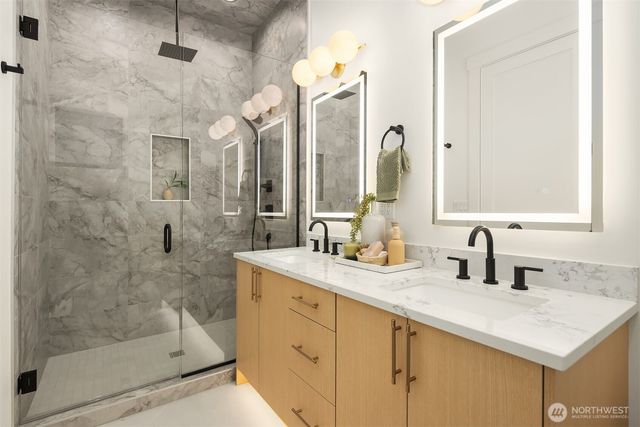 891 166th Avenue NE, Bellevue, WA 98008