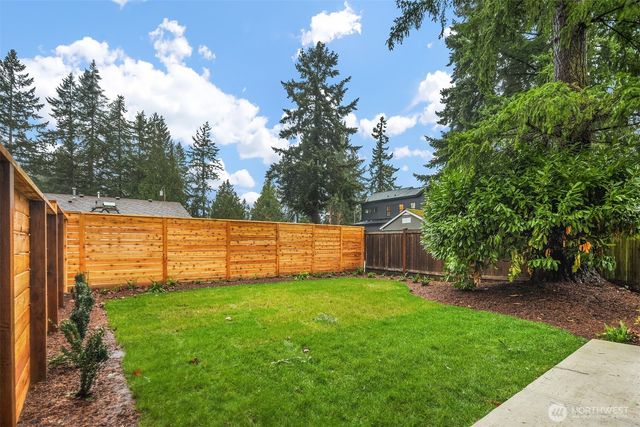 891 166th Avenue NE, Bellevue, WA 98008