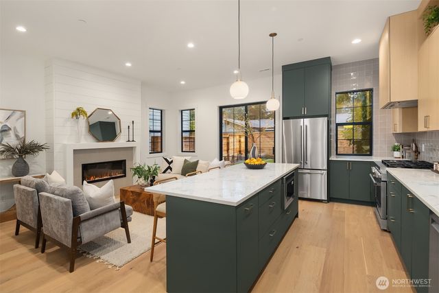 891 166th Avenue NE, Bellevue, WA 98008