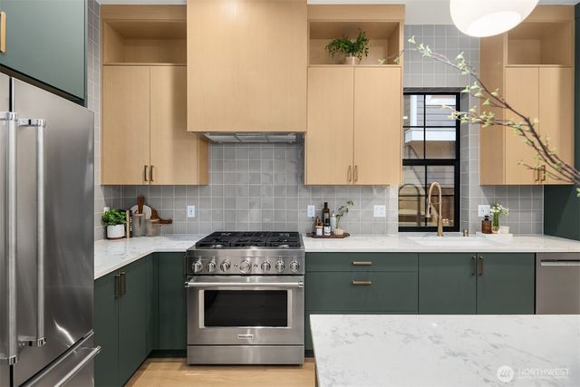 891 166th Avenue NE, Bellevue, WA 98008