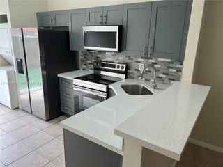 85 SW 16 AV ., Homestead, FL 33030