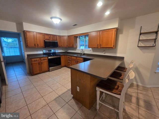 138 PERSIMMON ST, Glassboro, NJ 08028