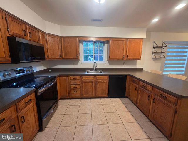 138 PERSIMMON ST, Glassboro, NJ 08028