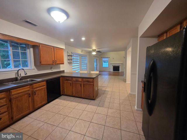 138 PERSIMMON ST, Glassboro, NJ 08028