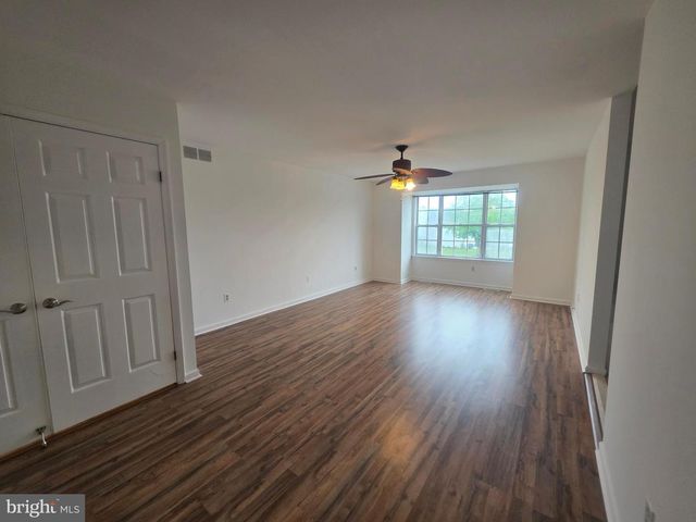 138 PERSIMMON ST, Glassboro, NJ 08028