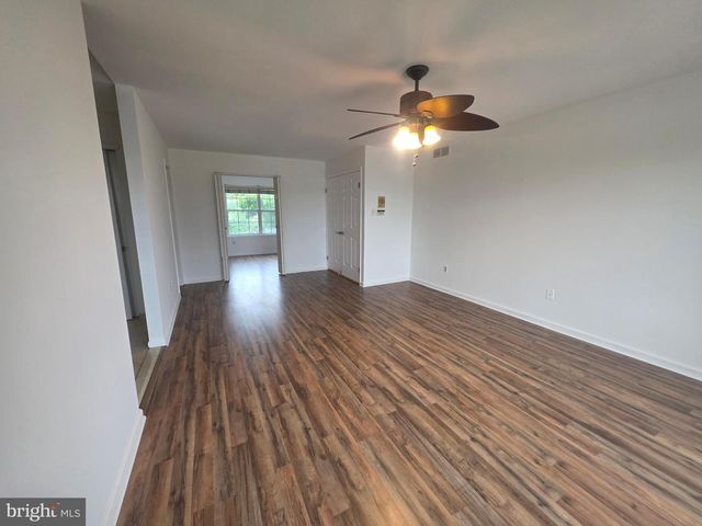 138 PERSIMMON ST, Glassboro, NJ 08028