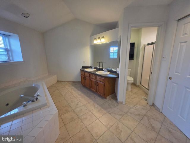 138 PERSIMMON ST, Glassboro, NJ 08028