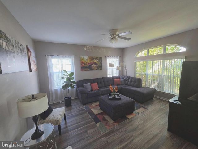 138 PERSIMMON ST, Glassboro, NJ 08028