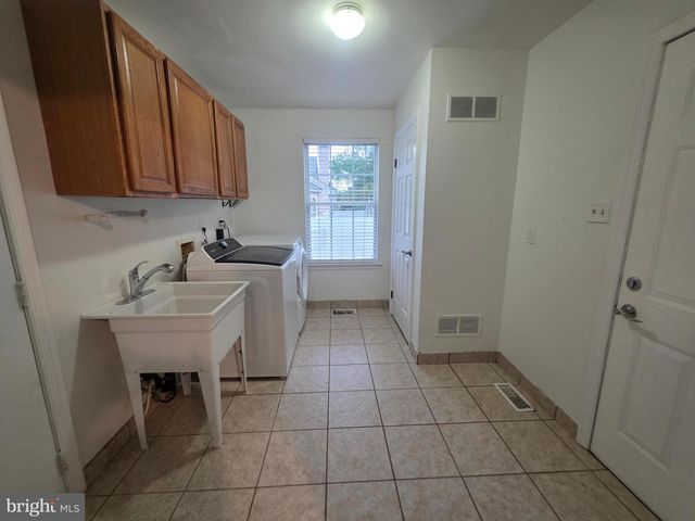138 PERSIMMON ST, Glassboro, NJ 08028