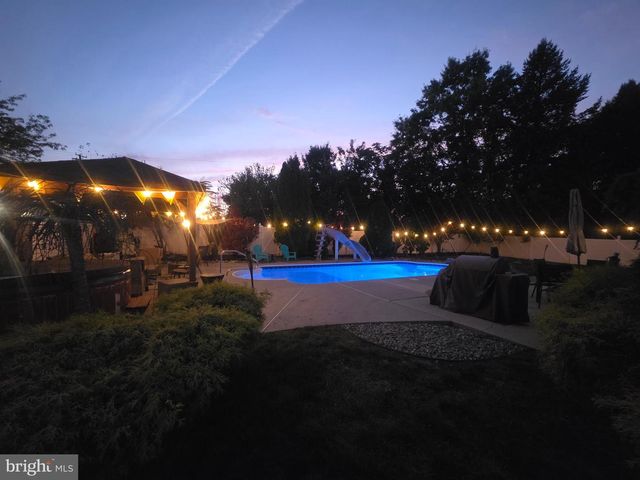 138 PERSIMMON ST, Glassboro, NJ 08028