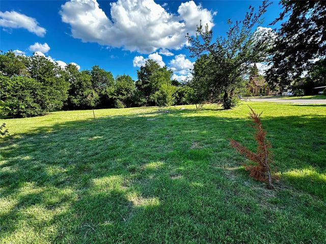 410 N East Street, Seymour, TX 76380