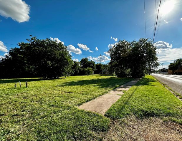 410 N East Street, Seymour, TX 76380