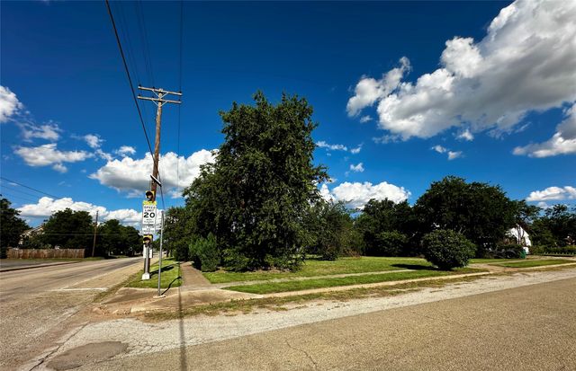 410 N East Street, Seymour, TX 76380