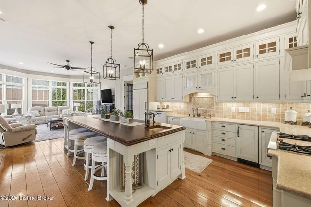 14932 Landmark Dr, Louisville, KY 40245