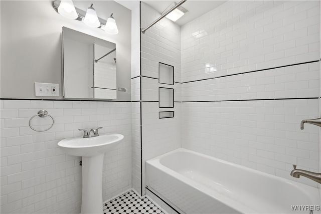 359 Parkdale Avenue, Buffalo, NY 14213