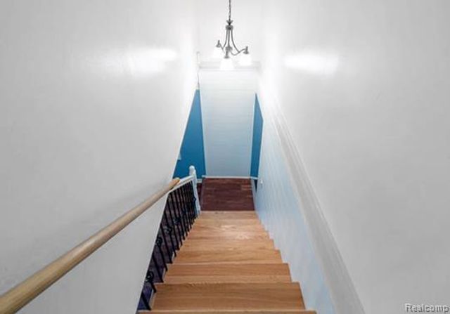 22105 Ridgeway Street, Saint Clair Shores, MI 48080