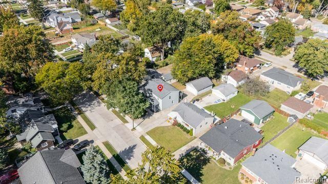 22105 Ridgeway Street, Saint Clair Shores, MI 48080