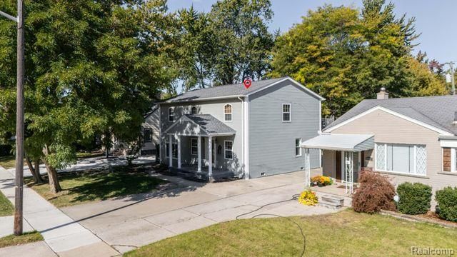 22105 Ridgeway Street, Saint Clair Shores, MI 48080