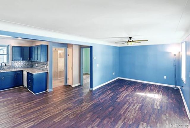 22105 Ridgeway Street, Saint Clair Shores, MI 48080