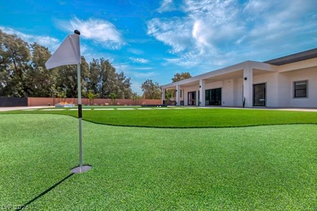 7020 Bath Drive, Las Vegas, NV 89131