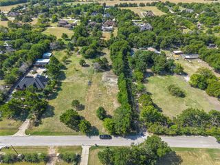 12 Winston Drive, Desoto, TX 75115